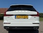 Volvo V60 2.0 B3 R-Design Automaat / Camera / Apple CarPlay-Android Auto / 19" Velgen / Stuur-/Stoelverwarming / Leder / PDC / LED