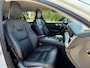 Volvo V60 2.0 B3 R-Design Automaat / Camera / Apple CarPlay-Android Auto / 19" Velgen / Stuur-/Stoelverwarming / Leder / PDC / LED
