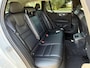 Volvo V60 2.0 B3 R-Design Automaat / Camera / Apple CarPlay-Android Auto / 19" Velgen / Stuur-/Stoelverwarming / Leder / PDC / LED