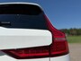 Volvo V60 2.0 B3 R-Design Automaat / Camera / Apple CarPlay-Android Auto / 19" Velgen / Stuur-/Stoelverwarming / Leder / PDC / LED