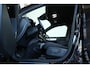 Volvo XC40 B4 Plus Dark | Elektrisch Verstelbare Voorstoelen | Stoel & Stuurverwarming | Adaptieve Cruise Control met Pilot Assist | Dodehoekwaarschuwing | Trekhaak |