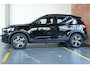 Volvo XC40 B4 Plus Dark | Elektrisch Verstelbare Voorstoelen | Stoel & Stuurverwarming | Adaptieve Cruise Control met Pilot Assist | Dodehoekwaarschuwing | Trekhaak |