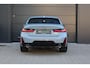 BMW 3-Serie 330e M-SPORT | BTW | 360 | HUD | MEMORY | KEYLESS | LED | 20'' | ACC | LEDER | ELEK KOFFERKLEP |