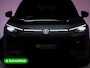 Volkswagen T-Roc 1.5 TSI R-Line Edition | Panoramadak | Elec. Trekhaak | Elec. klep | 20" LMV | IQ Light | Stoel & Stuur verw. Adap. Cruise, Black Style, Apple Carplay, Android auto, Achteruitrijcamera, Comfort stoelen, Rijklaarprijs