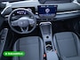 Volkswagen T-Roc 1.5 TSI R-Line Edition | Panoramadak | Elec. Trekhaak | Elec. klep | 20" LMV | IQ Light | Stoel & Stuur verw. Adap. Cruise, Black Style, Apple Carplay, Android auto, Achteruitrijcamera, Comfort stoelen, Rijklaarprijs