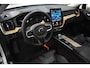 Volvo XC60 T6 350PK AWD Ultra Dark [Facelift]| Luchtvering | 360 | Trekhaak | Massagestoelen |