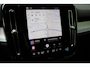 Volvo XC40 B4 Plus Dark | Trekhaak | Achteropkomend verkeer waarschuwing | Achteruitrijcamera | Apple Carplay & Android Auto | Bluetooth telefoonvoorbereiding | Buitenspiegels elektrisch verstel- en verwarmbaar | Cruise control adaptief met Stop&Go en stuurhulp | Electronic climate controle