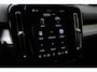 Volvo XC40 B4 Plus Dark | Trekhaak | Achteropkomend verkeer waarschuwing | Achteruitrijcamera | Apple Carplay & Android Auto | Bluetooth telefoonvoorbereiding | Buitenspiegels elektrisch verstel- en verwarmbaar | Cruise control adaptief met Stop&Go en stuurhulp | Electronic climate controle