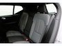Volvo XC40 B4 Plus Dark | Trekhaak | Achteropkomend verkeer waarschuwing | Achteruitrijcamera | Apple Carplay & Android Auto | Bluetooth telefoonvoorbereiding | Buitenspiegels elektrisch verstel- en verwarmbaar | Cruise control adaptief met Stop&Go en stuurhulp | Electronic climate controle