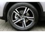 Volvo XC40 B4 Plus Dark | Trekhaak | Achteropkomend verkeer waarschuwing | Achteruitrijcamera | Apple Carplay & Android Auto | Bluetooth telefoonvoorbereiding | Buitenspiegels elektrisch verstel- en verwarmbaar | Cruise control adaptief met Stop&Go en stuurhulp | Electronic climate controle