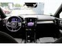 Volvo XC40 B4 Plus Dark | Trekhaak | Achteropkomend verkeer waarschuwing | Achteruitrijcamera | Apple Carplay & Android Auto | Bluetooth telefoonvoorbereiding | Buitenspiegels elektrisch verstel- en verwarmbaar | Cruise control adaptief met Stop&Go en stuurhulp | Electronic climate controle