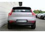 Volvo XC40 B4 Plus Dark | Trekhaak | Achteropkomend verkeer waarschuwing | Achteruitrijcamera | Apple Carplay & Android Auto | Bluetooth telefoonvoorbereiding | Buitenspiegels elektrisch verstel- en verwarmbaar | Cruise control adaptief met Stop&Go en stuurhulp | Electronic climate controle