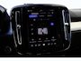 Volvo XC40 B4 Plus Dark | Apple Carplay & Android Auto | Bots herkenning en activatie | Buitenspiegels elektrisch verstel- en verwarmbaar | Electronic climate controle | Elektrisch bedienbare achterklep met sensorsturing | Navigatiesysteem full map