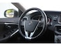 Volvo V40 Cross Country T3 Automaat Edition+ | Afneembare trekhaak | Stoelverwarming | Navigatie | Volvo on Call | Climate control | Parkeersensoren achter | High performance audio | Dealeronderhouden