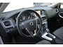 Volvo V40 Cross Country T3 Automaat Edition+ | Afneembare trekhaak | Stoelverwarming | Navigatie | Volvo on Call | Climate control | Parkeersensoren achter | High performance audio | Dealeronderhouden