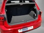 Volkswagen Golf 1.5 eTSI 150pk DSG R-Line Edition · Panoramadak · Apple/Android Car Play · Camera + Parkeersensoren · Garantie t/m 28-07-2030 of 100000km.