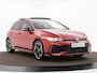 Volkswagen Golf 1.5 eTSI 150pk DSG R-Line Edition · Panoramadak · Apple/Android Car Play · Camera + Parkeersensoren · Garantie t/m 28-07-2030 of 100000km.