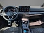 Volkswagen Golf 1.5 eTSI 150pk DSG R-Line Edition · Panoramadak · Apple/Android Car Play · Camera + Parkeersensoren · Garantie t/m 28-07-2030 of 100000km.