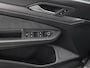 Volkswagen Golf 1.5 eTSI 150pk DSG R-Line · Apple/Android Car Play · Trekhaak ·  Camera + Parkeersensoren · Stoelverwarming · Garantie t/m 24-09-2030 of 100000km.