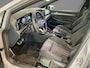 Volkswagen Golf 1.5 eTSI 150pk DSG R-Line · Apple/Android Car Play · Trekhaak ·  Camera + Parkeersensoren · Stoelverwarming · Garantie t/m 24-09-2030 of 100000km.