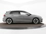 Volkswagen Golf 1.5 eTSI 150pk DSG R-Line · Apple/Android Car Play · Trekhaak ·  Camera + Parkeersensoren · Stoelverwarming · Garantie t/m 24-09-2030 of 100000km.