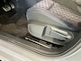 Volkswagen Golf 1.5 eTSI 150pk DSG R-Line · Apple/Android Car Play · Trekhaak ·  Camera + Parkeersensoren · Stoelverwarming · Garantie t/m 24-09-2030 of 100000km.
