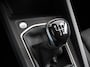 Volkswagen Golf 1.0 TSI Life Lounge 110pk Navigatie Apple Carplay/Android auto Climate Control Parkeersensoren 17"Lichtmetalen velgen Extra Getint Glas Cruise Control Stoel- en stuurverwarming Ledverlichting