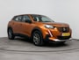 Peugeot e-2008 EV ACTIVE PACK 50 kWh | 3 FASE | CLIMA | PDC | NAVI via APPLE CAR PLAY & ANDROID AUTO | 16'' LM VELGEN | CRUISE | ELECTRIC | AUTOMAAT |