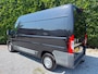 Peugeot Boxer 330 2.2 HDI L2H2 Première | LEES BESCHRIJVING