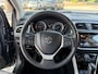 Suzuki S-Cross 1.0 Boosterjet Exclusive | Automaat | Trekhaak 1200 KG | Navigatie | Stoelverwarming | Climate Control | Cruise control | Lichtmetaal | Hoge zitpositie | Parkeercamera |