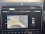 Hyundai Tucson 1.6 T-GDI PHEV Comfort Smart 4WD / Dealer onderhouden / Fabrieksgarantie tot 05-2027 / Accu SoH 100 %/ Adapt. CC / Camera / Navigatie / Apple Carplay Android / Stuur- & stoelverwarming / 19" LM wielen /