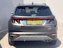 Hyundai Tucson 1.6 T-GDI PHEV Comfort Smart 4WD / Dealer onderhouden / Fabrieksgarantie tot 05-2027 / Accu SoH 100 %/ Adapt. CC / Camera / Navigatie / Apple Carplay Android / Stuur- & stoelverwarming / 19" LM wielen /