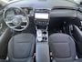 Hyundai Tucson 1.6 T-GDI PHEV Comfort Smart 4WD / Dealer onderhouden / Fabrieksgarantie tot 05-2027 / Accu SoH 100 %/ Adapt. CC / Camera / Navigatie / Apple Carplay Android / Stuur- & stoelverwarming / 19" LM wielen /