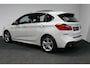 BMW 2-Serie Active Tourer 218i M Sport / Orig. Nederlands / Panoramadak / Elektr. verstelbare voorstoelen (links met memory) / Trekhaak (afneembaar) / Harman Kardon Sound System / Stoelverwarming / Lederen bekleding / HUD / Cruise Control / Navigatie / Elektr. achterklep bediening / Dynamic Damper Control