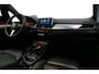 BMW 2-Serie Active Tourer 218i M Sport / Orig. Nederlands / Panoramadak / Elektr. verstelbare voorstoelen (links met memory) / Trekhaak (afneembaar) / Harman Kardon Sound System / Stoelverwarming / Lederen bekleding / HUD / Cruise Control / Navigatie / Elektr. achterklep bediening / Dynamic Damper Control