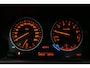 BMW 2-Serie Active Tourer 218i M Sport / Orig. Nederlands / Panoramadak / Elektr. verstelbare voorstoelen (links met memory) / Trekhaak (afneembaar) / Harman Kardon Sound System / Stoelverwarming / Lederen bekleding / HUD / Cruise Control / Navigatie / Elektr. achterklep bediening / Dynamic Damper Control
