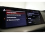 BMW 1-Serie M135i xDrive High Executive Edition / Orig. Nederlands / Panoramadak / Stoelverwarming / Apple Carplay - Android Auto / Ambienteverlichting / HUD / Achteruitrijcamera / Cruise Control / 19'' LMV / Spiegel-pakket / LED koplampen / Lederen bekleding