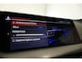 BMW 1-Serie M135i xDrive High Executive Edition / Orig. Nederlands / Panoramadak / Stoelverwarming / Apple Carplay - Android Auto / Ambienteverlichting / HUD / Achteruitrijcamera / Cruise Control / 19'' LMV / Spiegel-pakket / LED koplampen / Lederen bekleding