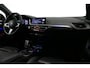 BMW 1-Serie M135i xDrive High Executive Edition / Orig. Nederlands / Panoramadak / Stoelverwarming / Apple Carplay - Android Auto / Ambienteverlichting / HUD / Achteruitrijcamera / Cruise Control / 19'' LMV / Spiegel-pakket / LED koplampen / Lederen bekleding
