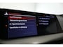 BMW 1-Serie M135i xDrive High Executive Edition / Orig. Nederlands / Panoramadak / Stoelverwarming / Apple Carplay - Android Auto / Ambienteverlichting / HUD / Achteruitrijcamera / Cruise Control / 19'' LMV / Spiegel-pakket / LED koplampen / Lederen bekleding