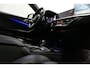 BMW 1-Serie M135i xDrive High Executive Edition / Orig. Nederlands / Panoramadak / Stoelverwarming / Apple Carplay - Android Auto / Ambienteverlichting / HUD / Achteruitrijcamera / Cruise Control / 19'' LMV / Spiegel-pakket / LED koplampen / Lederen bekleding