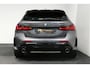 BMW 1-Serie M135i xDrive High Executive Edition / Orig. Nederlands / Panoramadak / Stoelverwarming / Apple Carplay - Android Auto / Ambienteverlichting / HUD / Achteruitrijcamera / Cruise Control / 19'' LMV / Spiegel-pakket / LED koplampen / Lederen bekleding