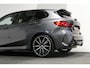 BMW 1-Serie M135i xDrive High Executive Edition / Orig. Nederlands / Panoramadak / Stoelverwarming / Apple Carplay - Android Auto / Ambienteverlichting / HUD / Achteruitrijcamera / Cruise Control / 19'' LMV / Spiegel-pakket / LED koplampen / Lederen bekleding