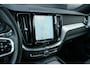 Volvo XC60 2.0 T6 Plug-in hybrid AWD R-Design 350 PK|Pano|Trekhaak