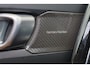 Volvo EX40 Extended Range Plus 82 kWh - IntelliSafe Assist & Surround - Harman/Kardon audio - Parkeercamera achter - Verwarmde voorstoelen & stuur - Parkeersensoren voor & achter - Draadloze tel. lader - Warmtepomp - Inklapbare trekhaak - 19' LMV