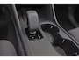 Volvo EX40 Extended Range Plus 82 kWh - IntelliSafe Assist & Surround - Harman/Kardon audio - Parkeercamera achter - Verwarmde voorstoelen & stuur - Parkeersensoren voor & achter - Draadloze tel. lader - Warmtepomp - Inklapbare trekhaak - 19' LMV