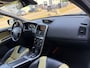 Volvo XC60 3.0 T6 AWD Momentum 4X4 Automaat 320 PK. Onverwoestbare auto met slechts 151.000 KM !!! Alle keuringen toegestaan !!