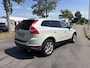 Volvo XC60 3.0 T6 AWD Momentum 4X4 Automaat 320 PK. Onverwoestbare auto met slechts 151.000 KM !!! Alle keuringen toegestaan !!