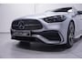 Mercedes-Benz C-klasse Estate 200 Launch Edition AMG Line NAP 1e eigen. nw.prijs:63750.- Navigatie premium-pack wegklapbare-trekhaak electrische-achterklep electrisch verstelbare voorstoelen met memo private-glas ECC led-verlichting ACC 360-camera DAB-ontvangst kevlar-inlegdelen stoelverwarming APPLE-carplay