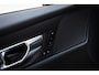 Volvo V60 Cross Country 2.0 B5 AWD Pro , Trekhaak, Stoel/stuurverwarming, Elektrisch verstelbare stoelen met geheugen,